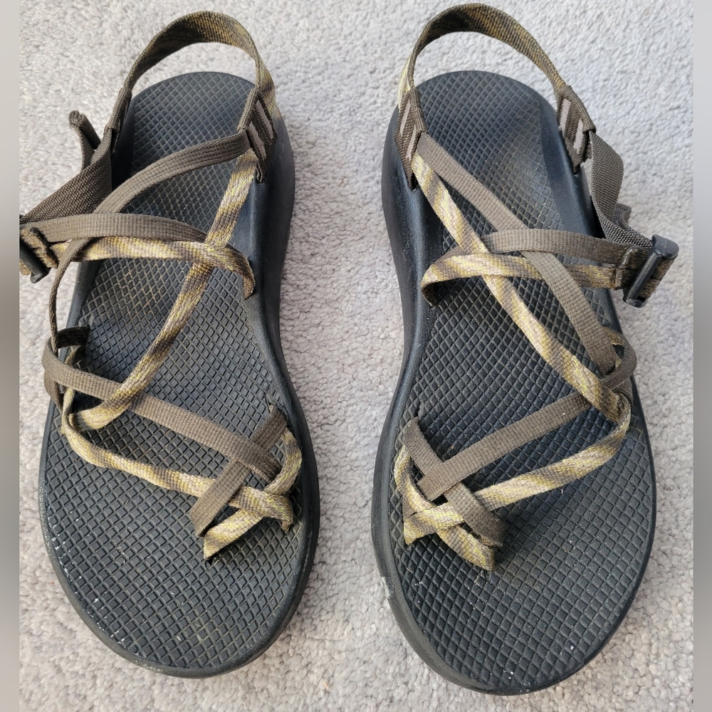 Men's size 10 Chaco's